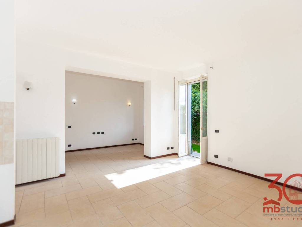 appartamento in vendita a Locate Varesino