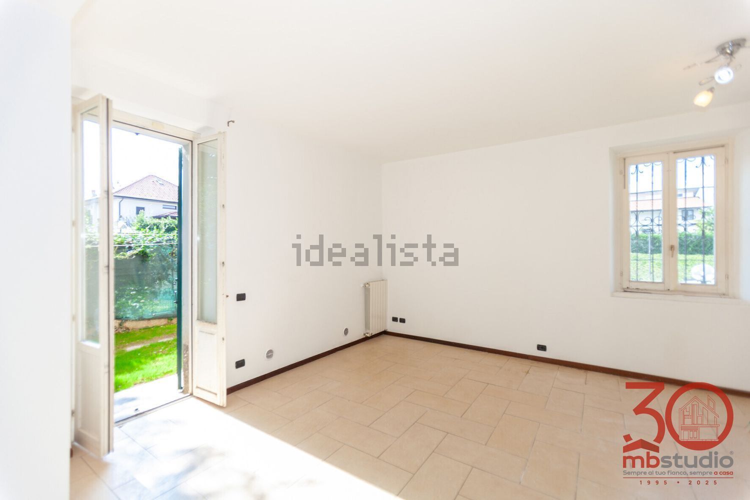 appartamento in vendita a Locate Varesino