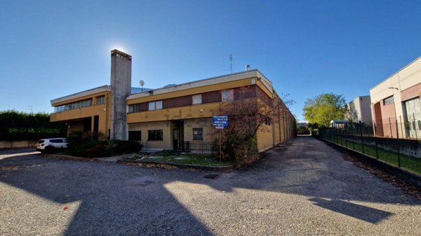 terreno edificabile in vendita a Locate Varesino