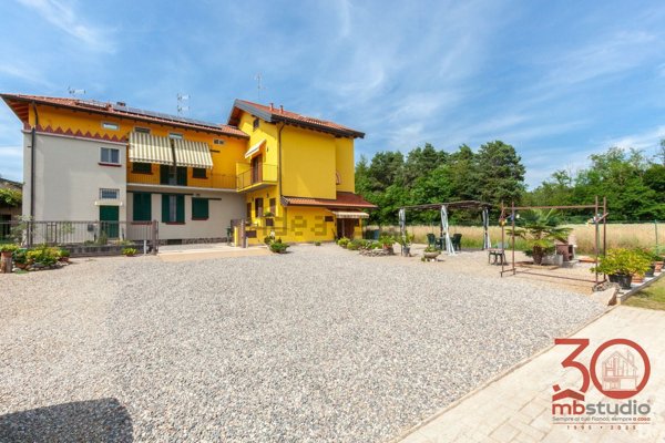 appartamento in vendita a Locate Varesino