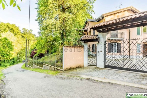 casa indipendente in vendita a Locate Varesino