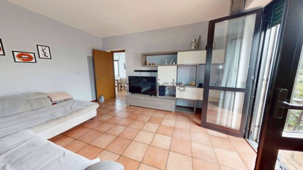 appartamento in vendita a Locate Varesino