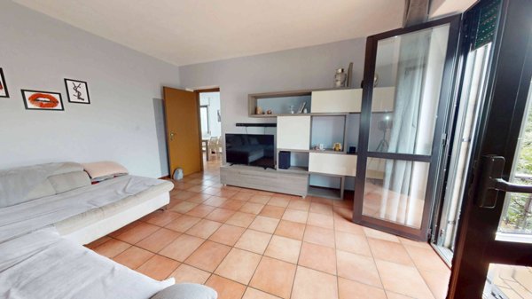 appartamento in vendita a Locate Varesino