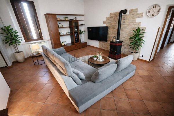 appartamento in vendita a Locate Varesino