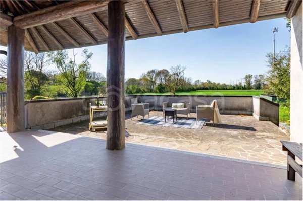 casa indipendente in vendita a Locate Varesino
