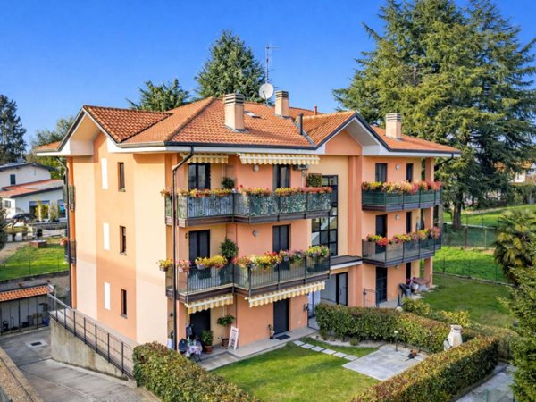 appartamento in vendita a Locate Varesino