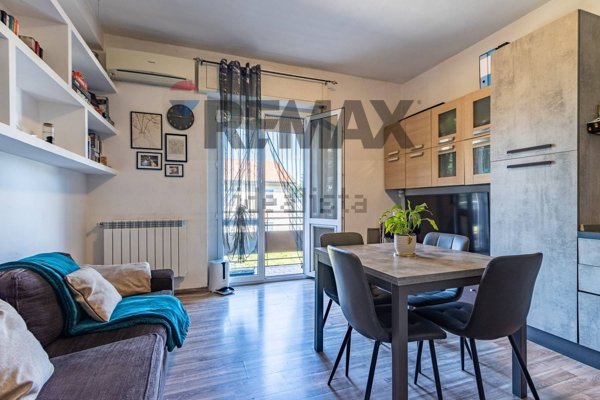 appartamento in vendita a Locate Varesino