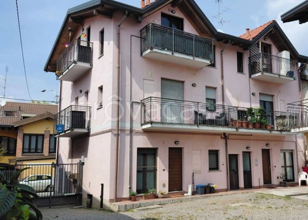 appartamento in vendita a Locate Varesino