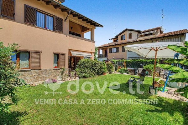 casa indipendente in vendita a Locate Varesino