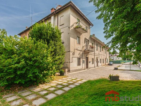 appartamento in vendita a Locate Varesino