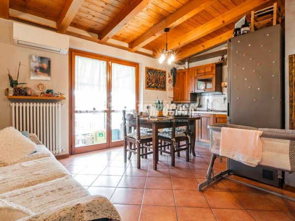 appartamento in vendita a Locate Varesino
