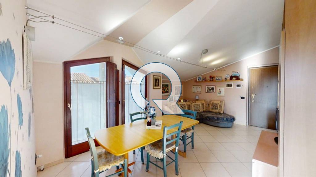 appartamento in vendita a Locate Varesino