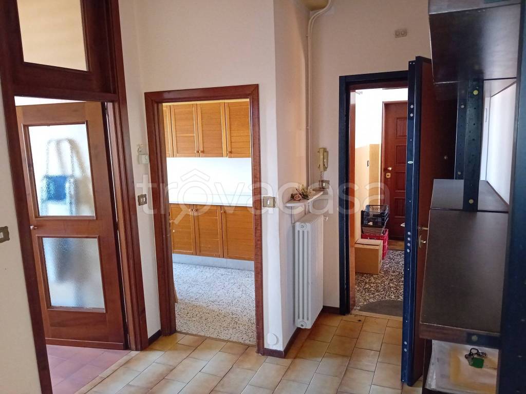 appartamento in vendita a Lomazzo in zona Manera
