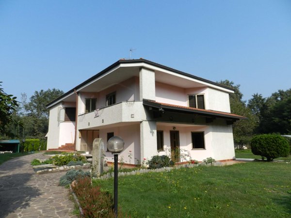 casa indipendente in vendita a Lomazzo