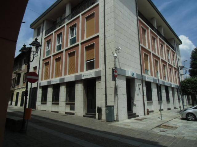 negozio in vendita a Lomazzo