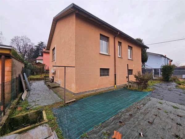 casa indipendente in vendita a Lomazzo