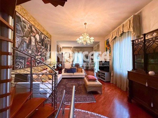 casa indipendente in vendita a Lomazzo