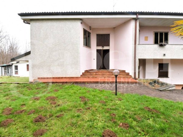 casa indipendente in vendita a Lomazzo