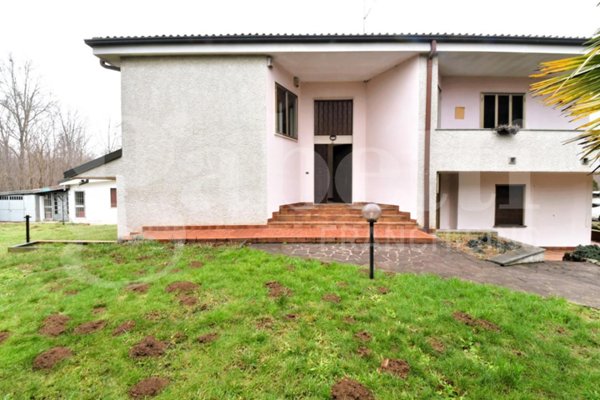 casa indipendente in vendita a Lomazzo