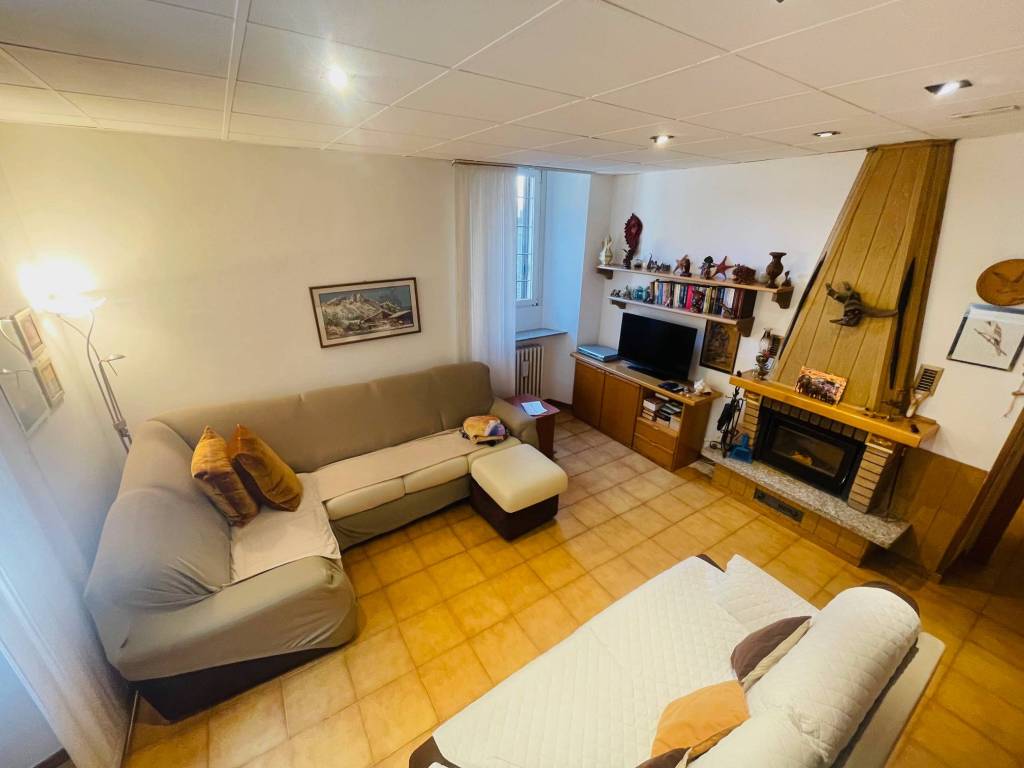 casa indipendente in vendita a Lomazzo
