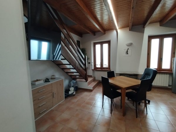 appartamento in vendita a Lomazzo in zona Manera