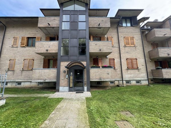 appartamento in vendita a Lomazzo in zona Manera