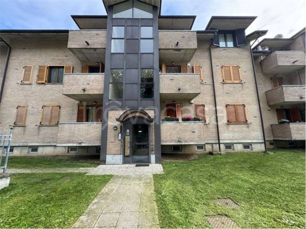 appartamento in vendita a Lomazzo in zona Manera