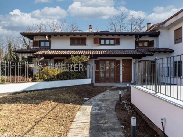 casa indipendente in vendita a Lomazzo