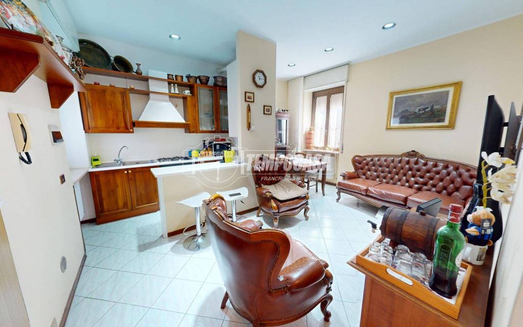 appartamento in vendita a Lomazzo in zona Manera