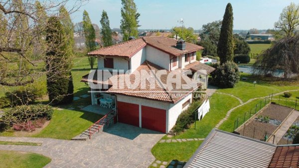 casa indipendente in vendita a Lomazzo