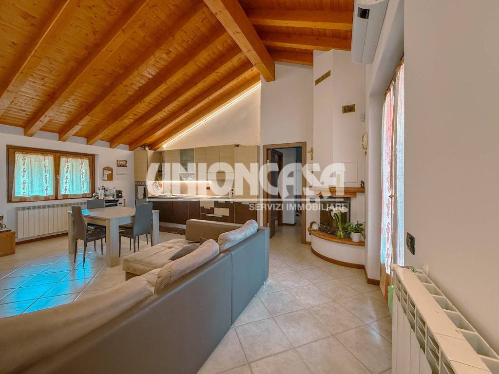 appartamento in vendita a Lomazzo