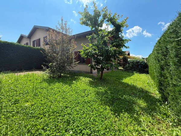 casa indipendente in vendita a Lomazzo