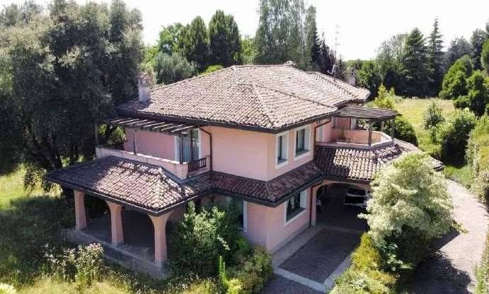 casa indipendente in vendita a Lomazzo