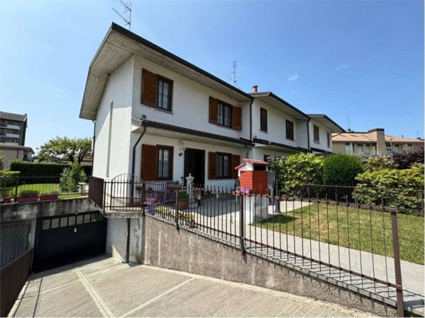 casa indipendente in vendita a Lomazzo