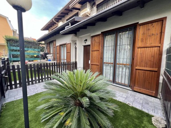 casa indipendente in vendita a Lomazzo
