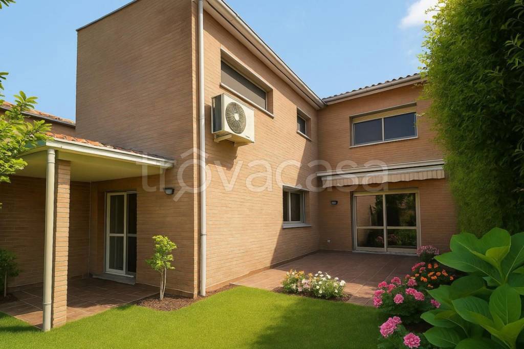 casa indipendente in vendita a Lomazzo