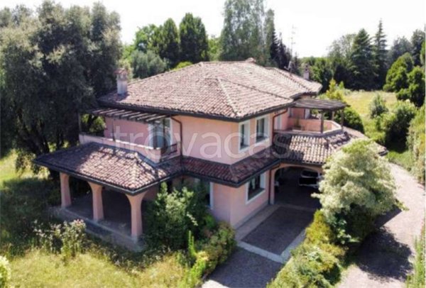 casa indipendente in vendita a Lomazzo