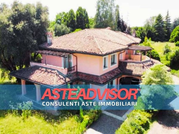 casa indipendente in vendita a Lomazzo