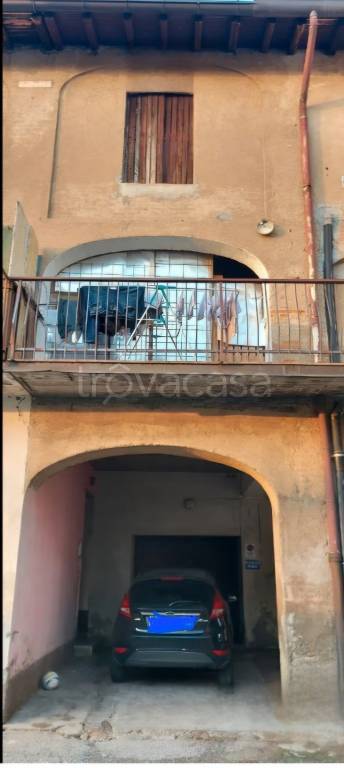 appartamento in vendita a Lomazzo in zona Manera