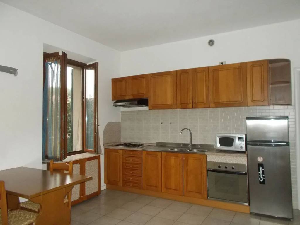 appartamento in vendita a Lomazzo in zona Manera