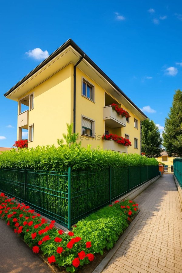 appartamento in vendita a Lomazzo