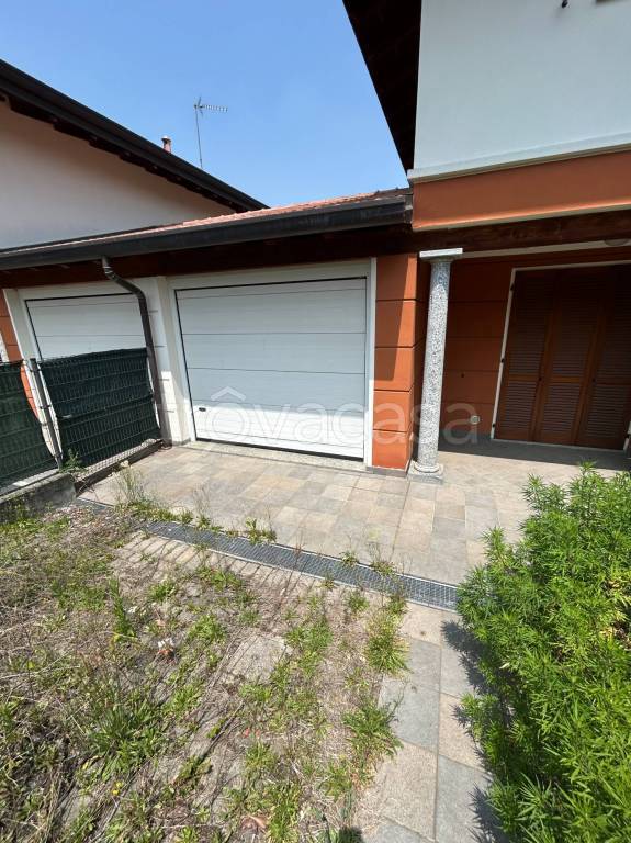 casa indipendente in vendita a Lomazzo
