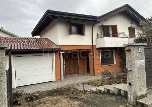casa indipendente in vendita a Lomazzo