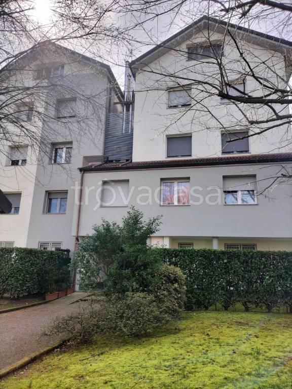 appartamento in vendita a Lomazzo