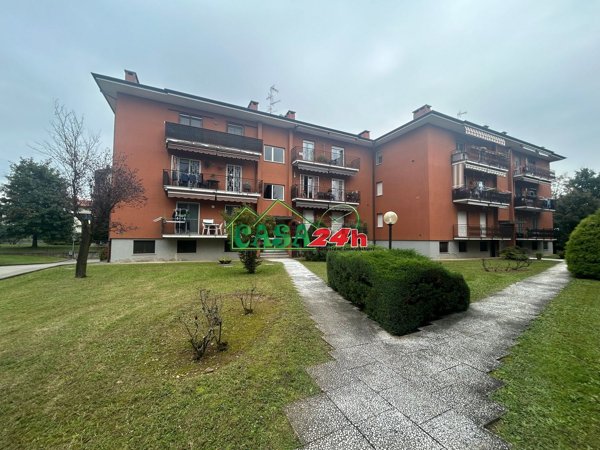 appartamento in vendita a Lomazzo in zona Manera