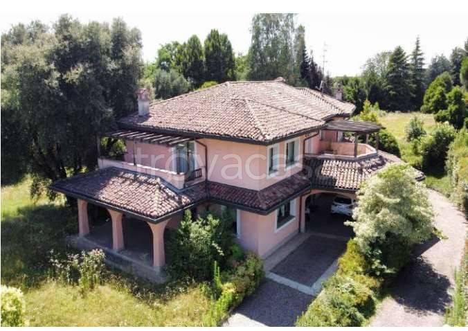 casa indipendente in vendita a Lomazzo