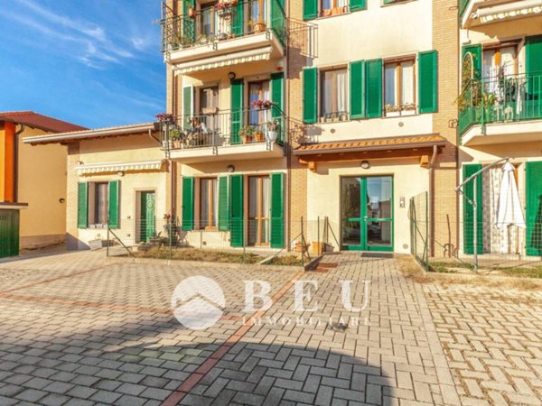 appartamento in vendita a Lomazzo in zona Manera