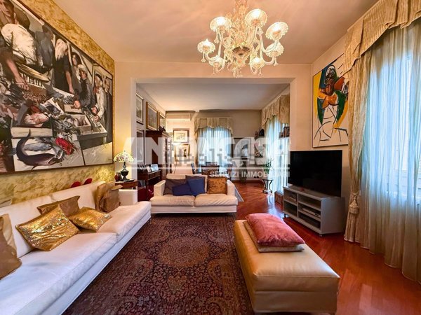 casa indipendente in vendita a Lomazzo