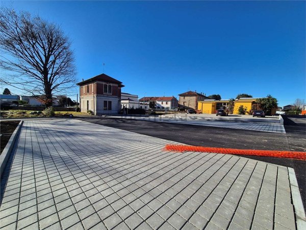 terreno edificabile in vendita a Lomazzo