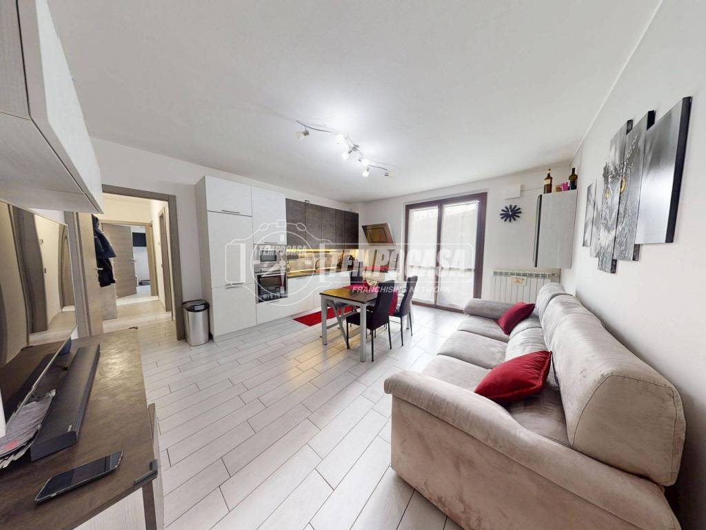 appartamento in vendita a Lomazzo in zona Manera